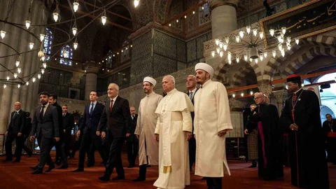 Papa 14. Leo İstanbul'da Ziyaret Gerçekleştirdi