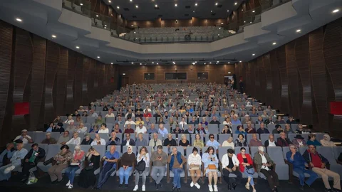 Mersin’de Emekliler ‘ben Anadolu’ İle Tarihe Yolculuk Yaptı