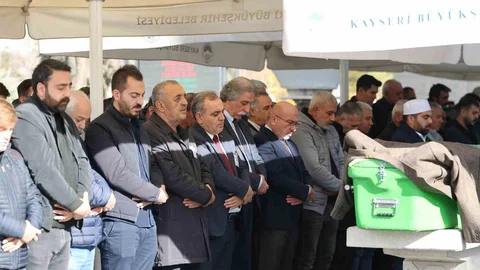 Prof. Dr. Uzmay İçin Tören Düzenlendi