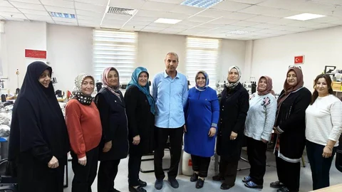 Kadınlar Ayakkabı Üretiminde Öne Çıkıyor