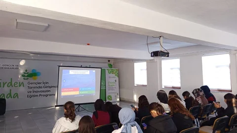 Karapınar Gençleri Hüyük Tarım Kampı'nda