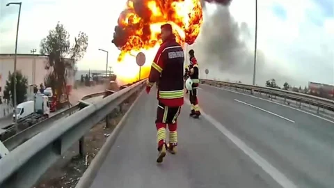 Mersin'de Tanker Yangını Kontrol Altına Alındı