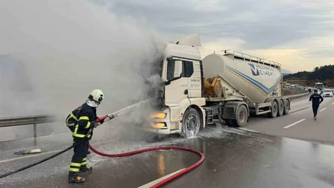 Bilecik'te Beton Mikseri Alev Aldı