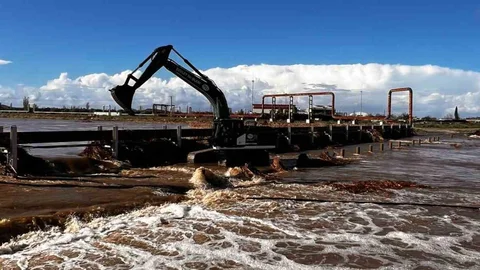 Ayvacık'ta Tuzla Çayı Taştı