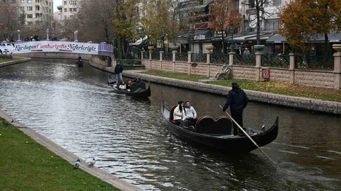 Eskişehir'de Gondol Turu Keyfi
