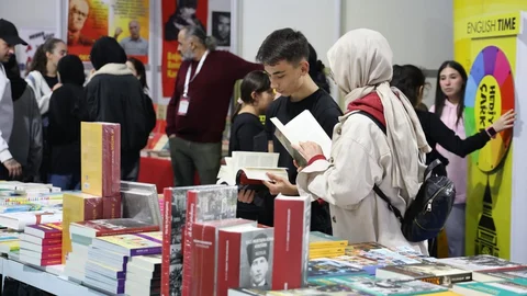 Toroslar Belediyesi, Kırsal Mahalle Öğrencilerini Kitap Fuarıyla Buluşturdu