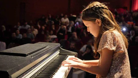 Küçük Piyanistler Bilecik'te Performans Sergiledi