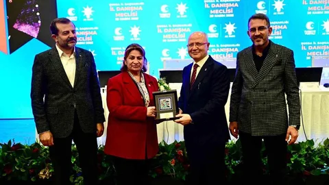 Bursa'da AK Parti'ye Yoğun İlgi Var