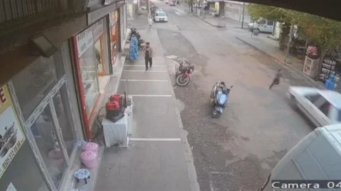 Siverek'te Çocuğa Otomobil Çarptı