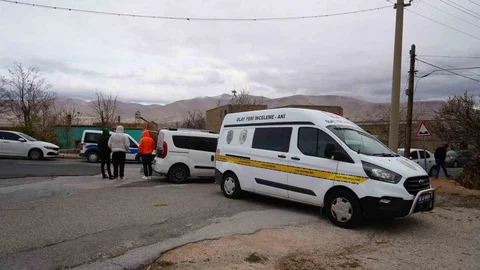 Niğde'de Metruk Binada Genç Ölümü