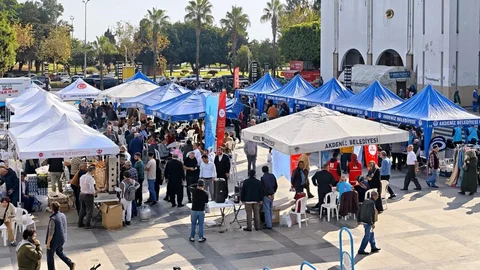 Mersin’de Gazze İçin Hayır Çarşısı Düzenlendi