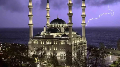 Zonguldak'ta Şimşeklerin Dansı