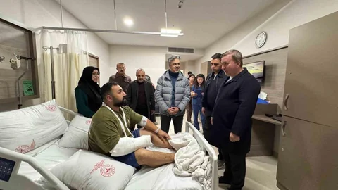 Erzincan'da Vali Aydoğdu Hastaları Ziyaret Etti