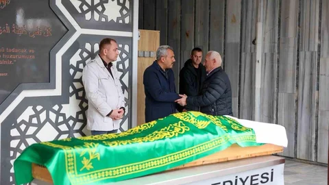 Rize'de Devlet Himayesinde Yetişen Kadın Defnedildi