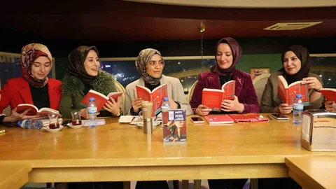 Elazığ'da Kadınlardan Kitap Günü