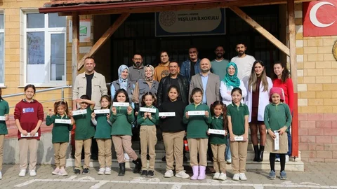 Sakarya'da Çocuklara Neşe Dağıtıldı