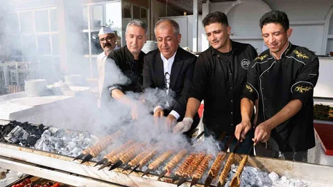 Adana'da Kebabı Ustalık Eğitimi Tamamlandı