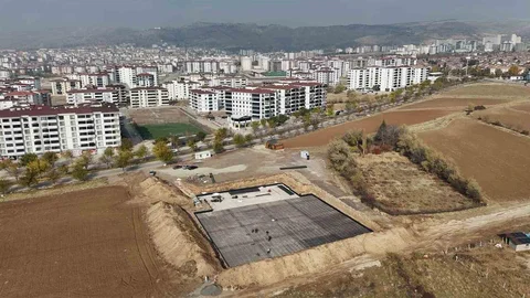 Elazığ'da Yüzme Havuzu İnşaatı Başladı