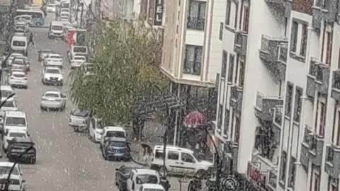 Van'da Dolu Yağışı Etkili Oldu