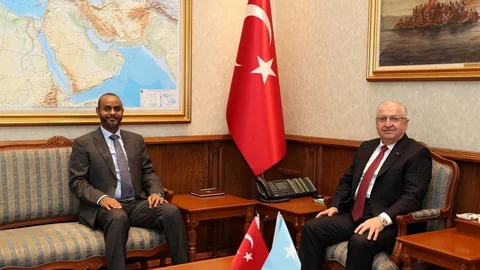 Bakan Güler Somali Bakanı ile Görüştü