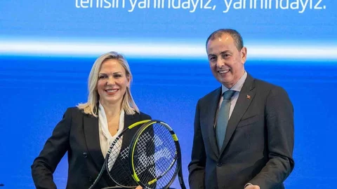 İş Bankası Tenis Sporuna Destek Veriyor