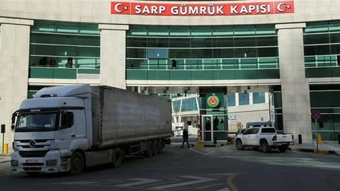 Sarp Sınır Kapısı'nda Tır Geçiş Rekoru