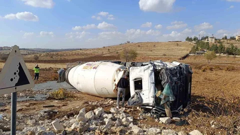 Mardin'de Beton Mikserinin Devrilmesi