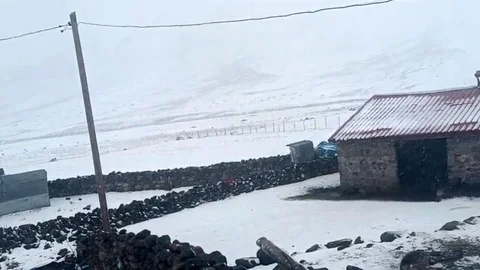 Iğdır'ın Yüksek Kesimlerinde Kar Yağışı