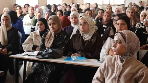 Gazze İslam Üniversitesi'nde Dersler Yeniden Başladı