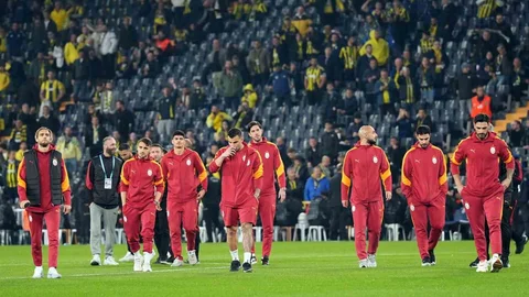 Galatasaray Fenerbahçe Derbisi İçin 3 Değişiklik Yaptı