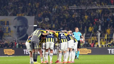 Fenerbahçe Galatasaray Derbisinde 3 Değişiklik Yapıldı