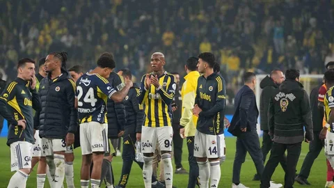 Fenerbahçe Derbide Puanı Uzatmada Aldı