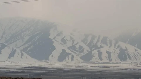 Yüksekova'daki Dağlar Karla Kaplandı