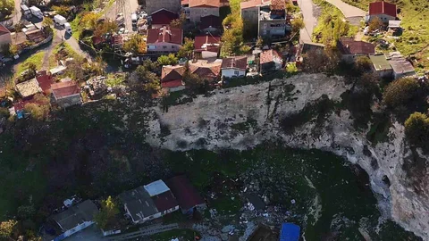 İstanbul'da Uçurum Kenarındaki Yaşam Tehlikesi