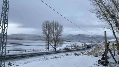 Patnos'ta İlk Kar Yağışı Gerçekleşti