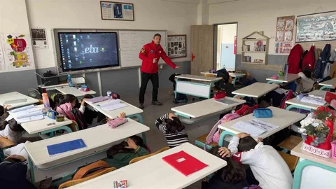 Bursa'da Deprem Eğitimi Verildi