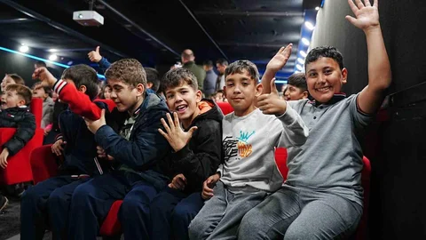 Balıkesir'de Depremzede Çocuklar Eğlendi