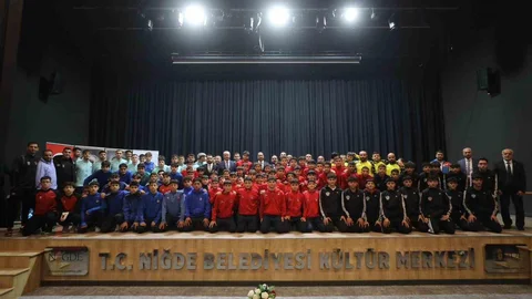 Niğde Belediyesi Amatör Spor Kulüplerine Destek Verdi