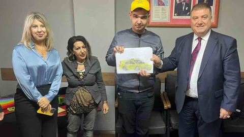 İzmir'de Taksi Sevgisiyle Duygusal Anlar