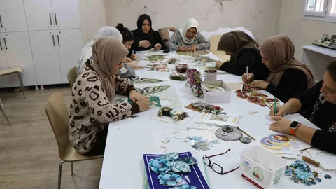 Haliliye'de Kadınlar Ekonomiye Katkı Sağlıyor