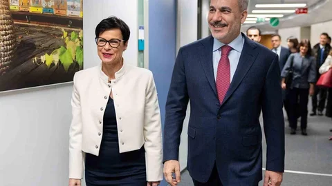 Dışişleri Bakanı Fidan Brüksel'de Görüşmelerde Bulundu