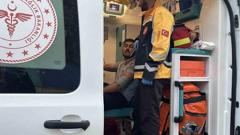 Kocaeli'de Bina Çatısında Yangın Çıktı