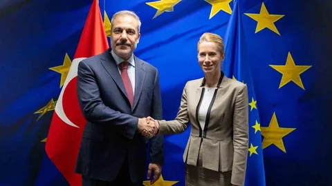 Dışişleri Bakanı Fidan Brüksel'de Temaslarda Bulundu