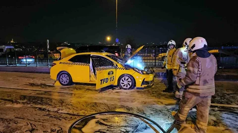 Beyoğlu'nda Ticari Taksi Yangını
