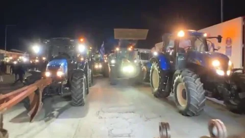 Yunanistan'daki Çiftçi Eylemi Sınırı Kilitledi