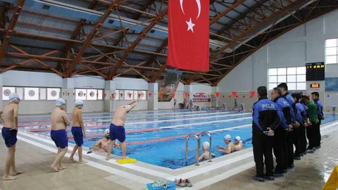 Amasya'da Anneler Yüzme Kursu Talep Etti