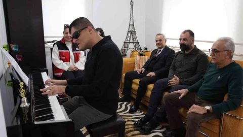 Görme Engelli Mehmet, Dört Enstrümanda Ustalaştı