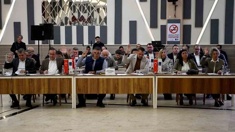 Kuşadası'nda Belediye Meclisi Toplantısı Yapıldı