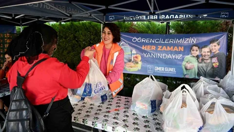 Kuşadası'nda Öğrenciler İçin Beslenme Desteği