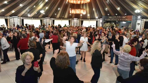 Kepez'de Kadınlar Matinesi Etkinliği Düzenlendi